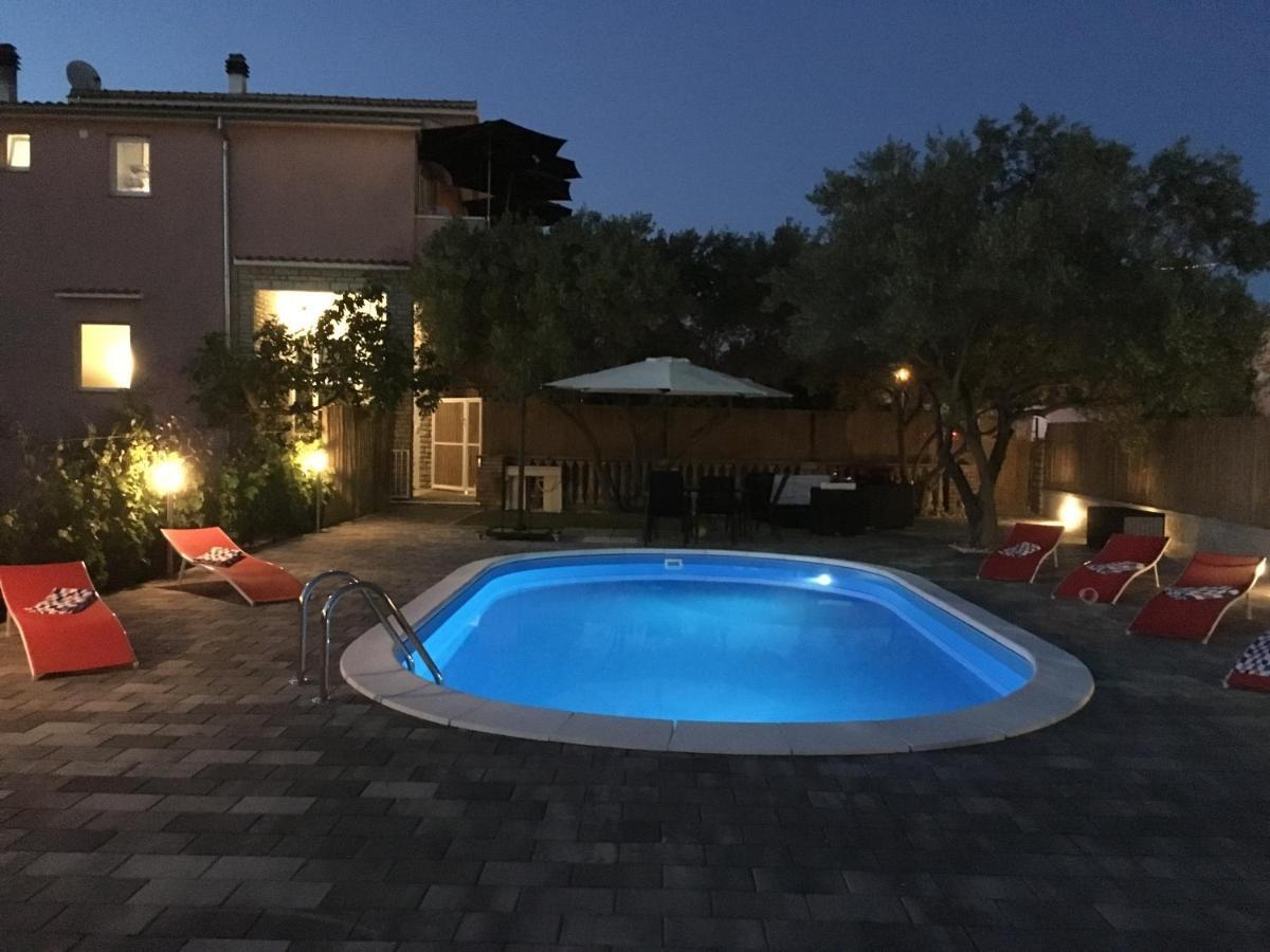 Apartment With Private Pool Sukošan Buitenkant foto