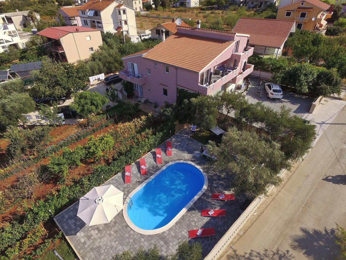 Apartment With Private Pool Sukošan Buitenkant foto