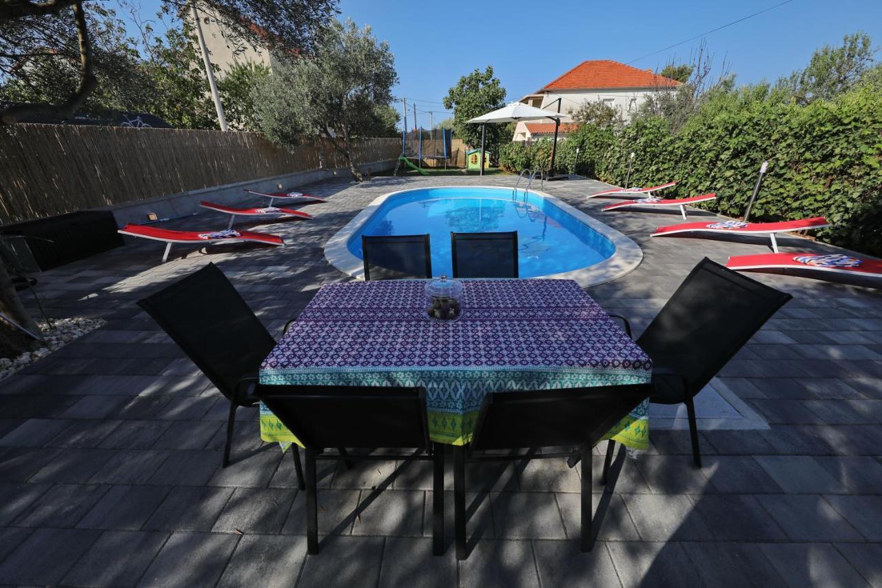 Apartment With Private Pool Sukošan Buitenkant foto