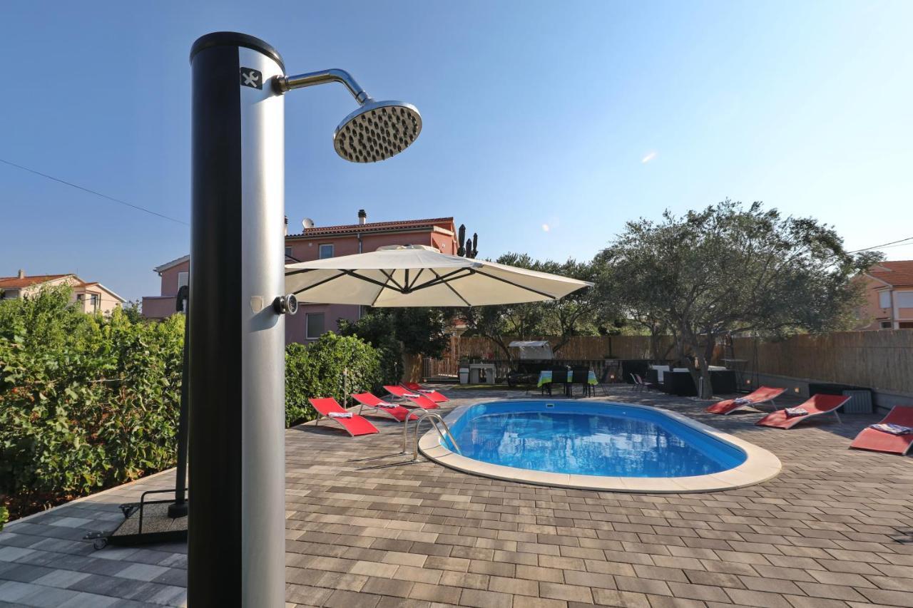Apartment With Private Pool Sukošan Buitenkant foto